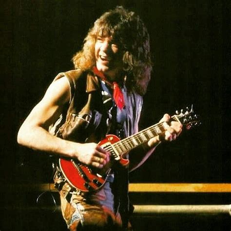 Eddie Playing his little guitar in the 1984 tour! | Eddie van halen ...