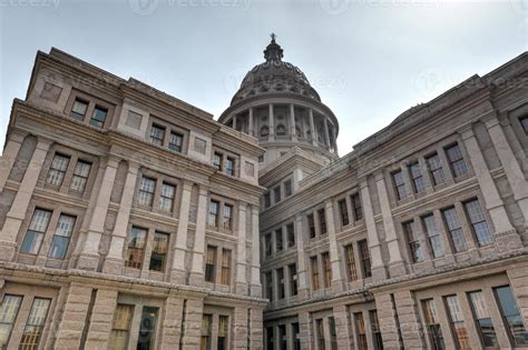 The Texas State Capitol Building 16192070 Stock Photo at Vecteezy