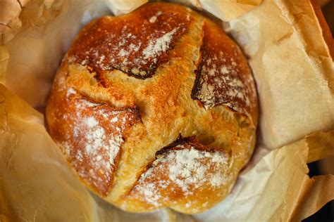 Make Your Own Friendship Bread (Amish Sourdough Bread)