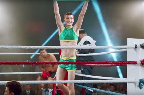 Pot Noodle advert star wows 20,000 boxing fans after becoming internet sensation | Daily Star