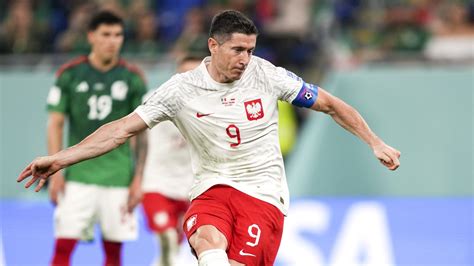 Poland boss tells Robert Lewandowski to 'digest' penalty miss after his ...