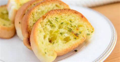 Garlic Bread Toast Recipe - FoodieJunk