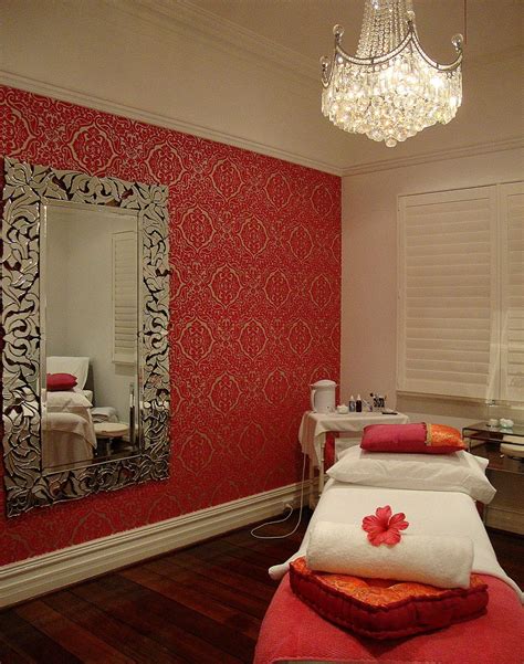 The 25+ best Spa facial room ideas on Pinterest | Beauty treatment room ...