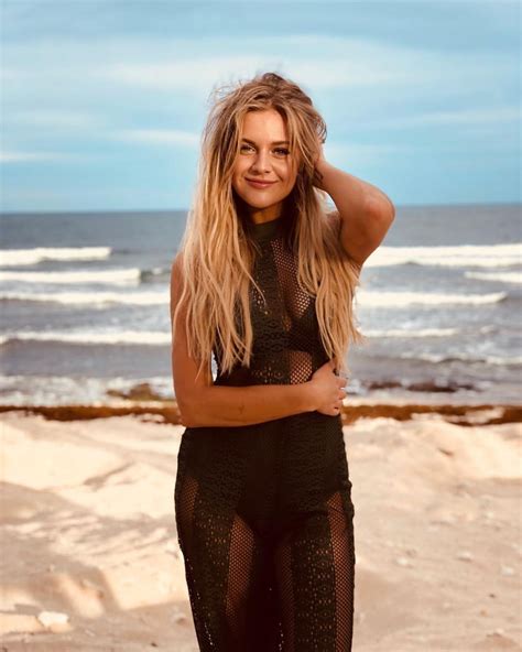 Kelsea Ballerini Latest Photos - CelebMafia