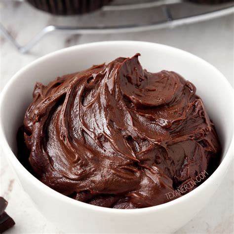 Paleo Vegan Chocolate Fudge Frosting (dairy-free, gluten-free ...