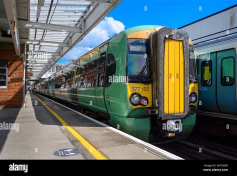 Three bridges railway station hi-res stock photography and images - Alamy