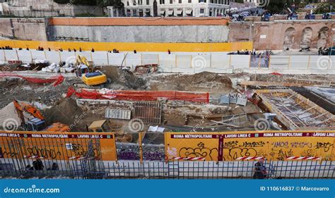 Excavation in Rome Near the Colosseum Editorial Photography - Image of fori, imperiali: 110616837