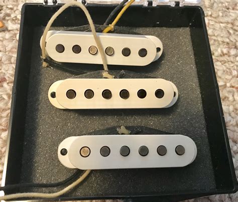 [QUESTION] Need help identifying Fender pickups : Guitar