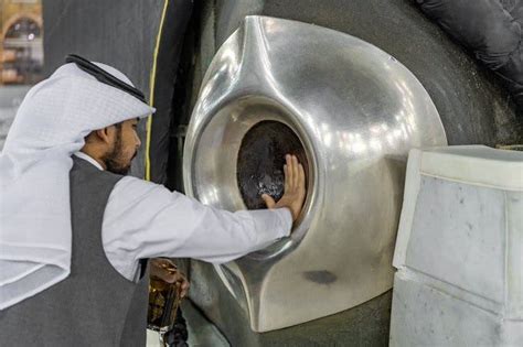 Coronavirus: Islam’s Holy Kaaba, black stone cleaned, perfumed five times a day | Al Arabiya English