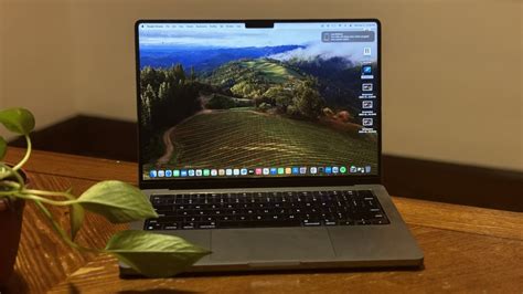 M3 MacBook Pro 14-inch review: Why you should buy this Apple laptop | Mashable