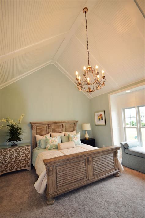 Bedroom Lighting Ideas Vaulted Ceiling | Vaulted ceiling decor, Master bedroom lighting, Fresh ...