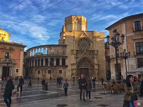 Cosa vedere a Valencia Plaza de la Virgen - Viaggiare, uno stile di vita