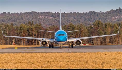 KLM Boeing 737-800 photo by Alexander M. Ellingsen | Boeing 737, Boeing, Klm royal dutch airlines