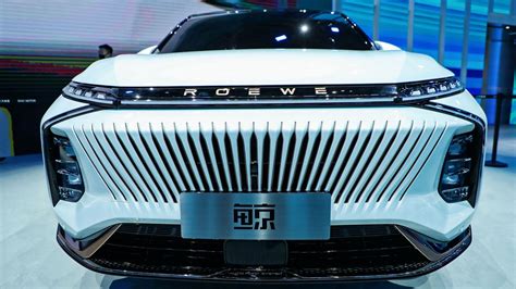 Jing SUV from SAIC Roewe premiers at Auto Shanghai