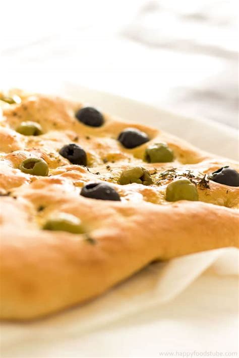 Focaccia Bread with Olives & Thyme - HappyFoods Tube