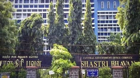 Delhi: 55-year-old man ends life by jumping from Shastri Bhawan