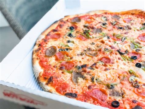 6 Restaurants Known for Serving the Best Pizza in San Diego - GiftYa