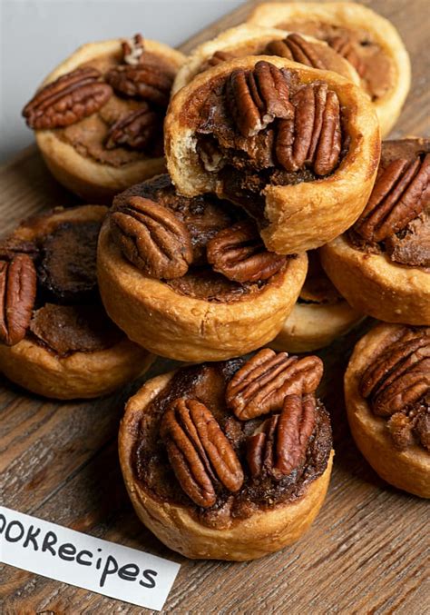 Easy Mini Pecan tarts Recipe (Tiny Pecan Tarts)