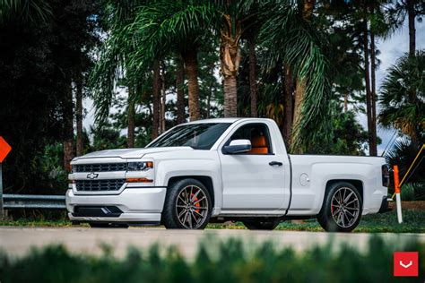 CHEVY SILVERADO - HYBRID FORGED SERIES: HF6-1 - Vossen Wheels