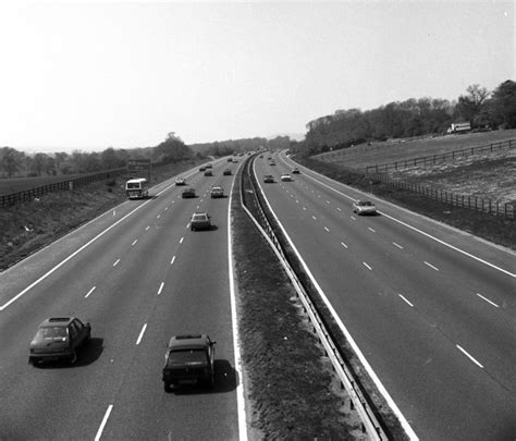 File:The M25 motorway in 1990 - Geograph - 691461.jpg - Roader's Digest: The SABRE Wiki