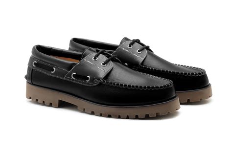 Abita leather boat shoes in black for men