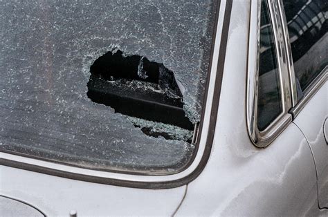 How to Temporarily Cover a Broken Car Window - Crystal Glass