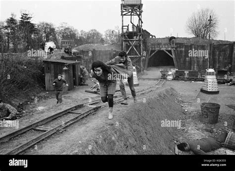 Daleks Invasion Earth 2150AD (1966) , Jill Curzon , Ray Brooks Date: 1966 Stock Photo - Alamy