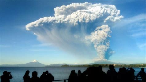 Eruption of the Calbuco volcano - Mirror Online