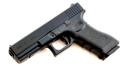 Tokyo Marui G17 Black Gen 3 - Airsoft Direct