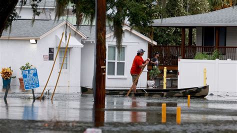 Hurricane Idalia leaves 230,000 without power as category 3 storm hits Florida | Today News