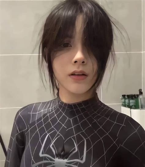 shiniga mi on Twitter | Spiderman girl, Spider girl, Cosplay woman