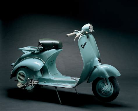 Vespa History 1946 - 2016 - 2/125