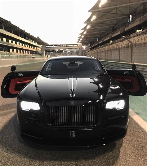 Rolls Royce Wraith Black Badge : r/carporn