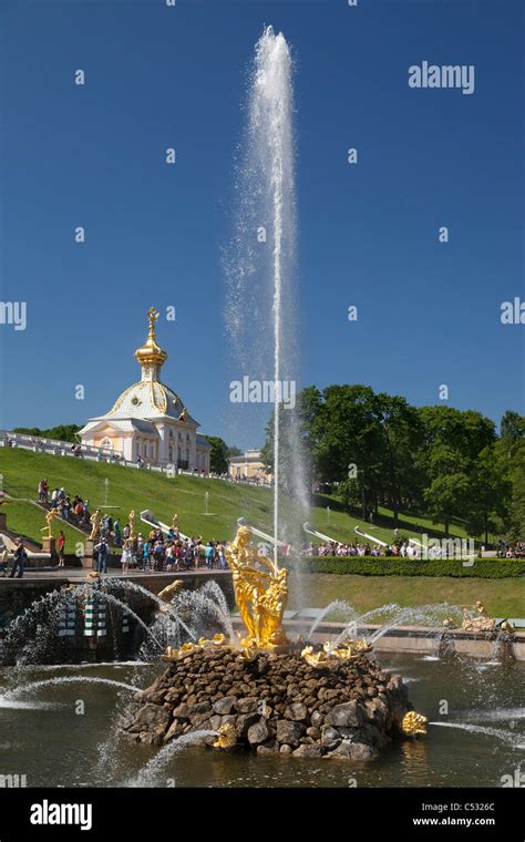 The Peterhof Palace, St Petersburg, Russia- fountains Stock Photo - Alamy