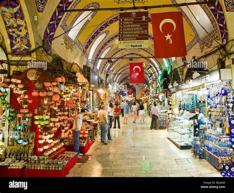 Eminonu Grand Bazaar Stockfotos & Eminonu Grand Bazaar Bilder - Alamy