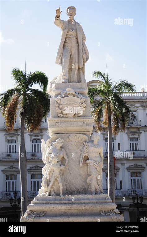 Statue of jose marti hi-res stock photography and images - Alamy