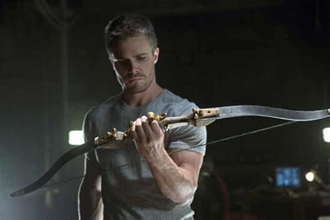 ARROW: Stephen Amell on Discovering the Character - Audio Interview ...