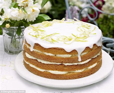 Mary Berry Cooks: Whole lemon cake with lemon cheesecake icing | Daily Mail Online