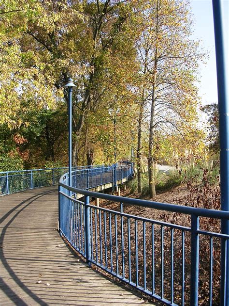 The Chattanooga Riverwalk in the fall | Chattanooga riverwalk, Downtown ...