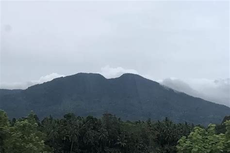 Keberadaan Cerita Mistis di 5 Gunung Terkenal di Indonesia yang Menarik Perhatian Pendaki dan ...