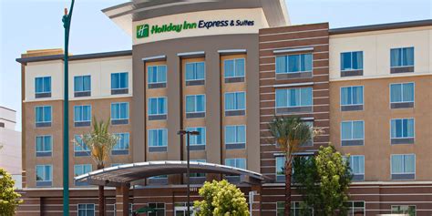 Holiday Inn Express & Suites Anaheim Resort Area Hotel by IHG