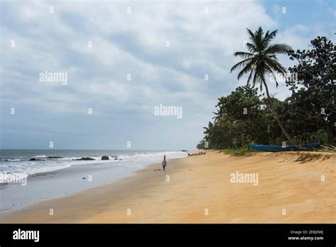 Beautiful beach in Kribi, Cameroon Stock Photo - Alamy