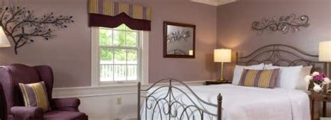 Rabbit Hill Inn: Romantic Bed and Breakfast in Lower Waterford Vermont