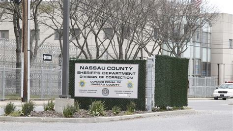 Two more inmates slashed at Nassau jail; cells searched for weapons - Newsday