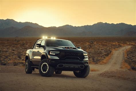 RAM 1500 TRX 2021 precio: por 71.690 dólares es más cara que un Chevrolet Corvette C8