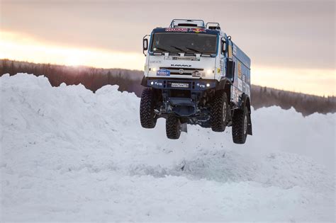 This 1,000-hp, 10-ton Dakar Rally truck can fly