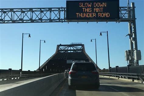 N.J. lawmakers demand feds explain order to boot funny highway signs ...