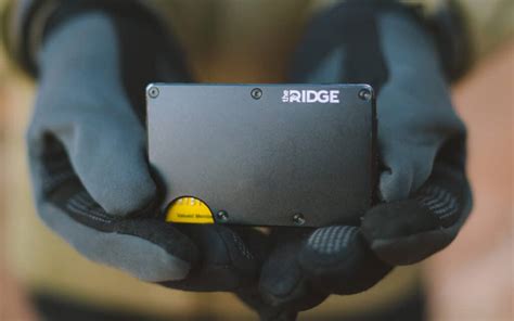 Ridge Wallet Review (Hands-On) | GearMoose