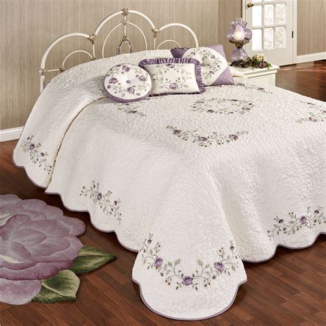 Vintage Bloom Lavender Grande Bedspread Bedding