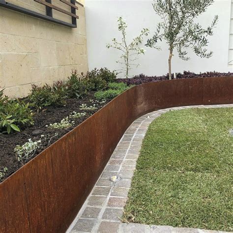 Steel Garden Edging | StraightCurve Flexline Curved Garden Edging System